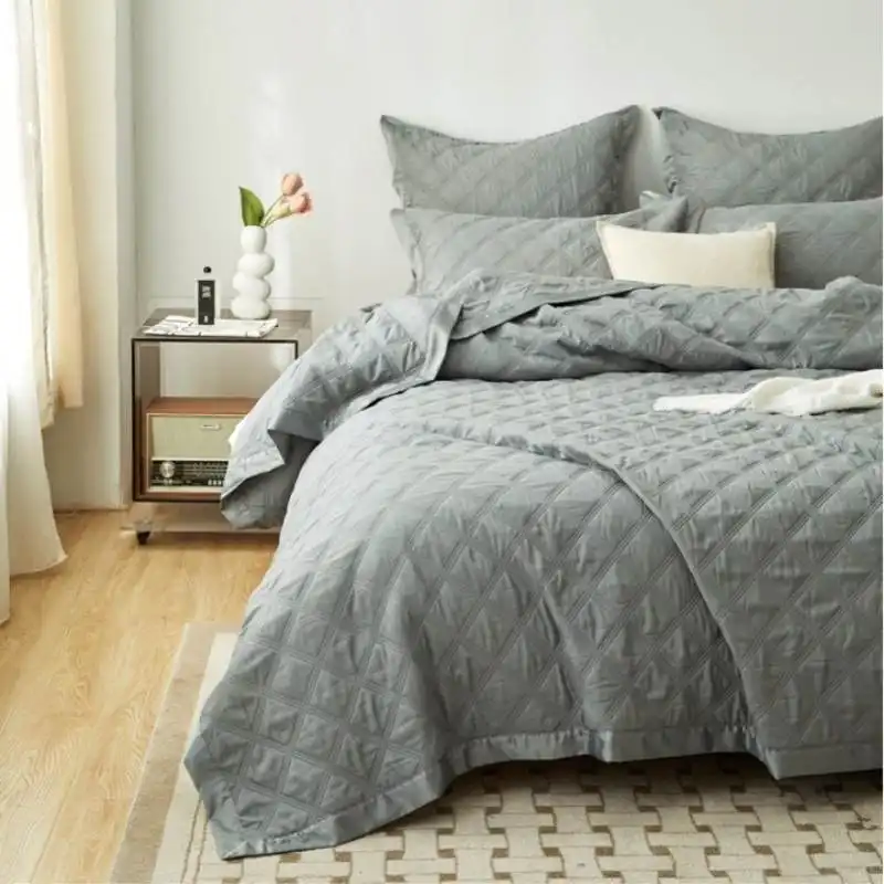 Handydenny Greymond Coverlet Set