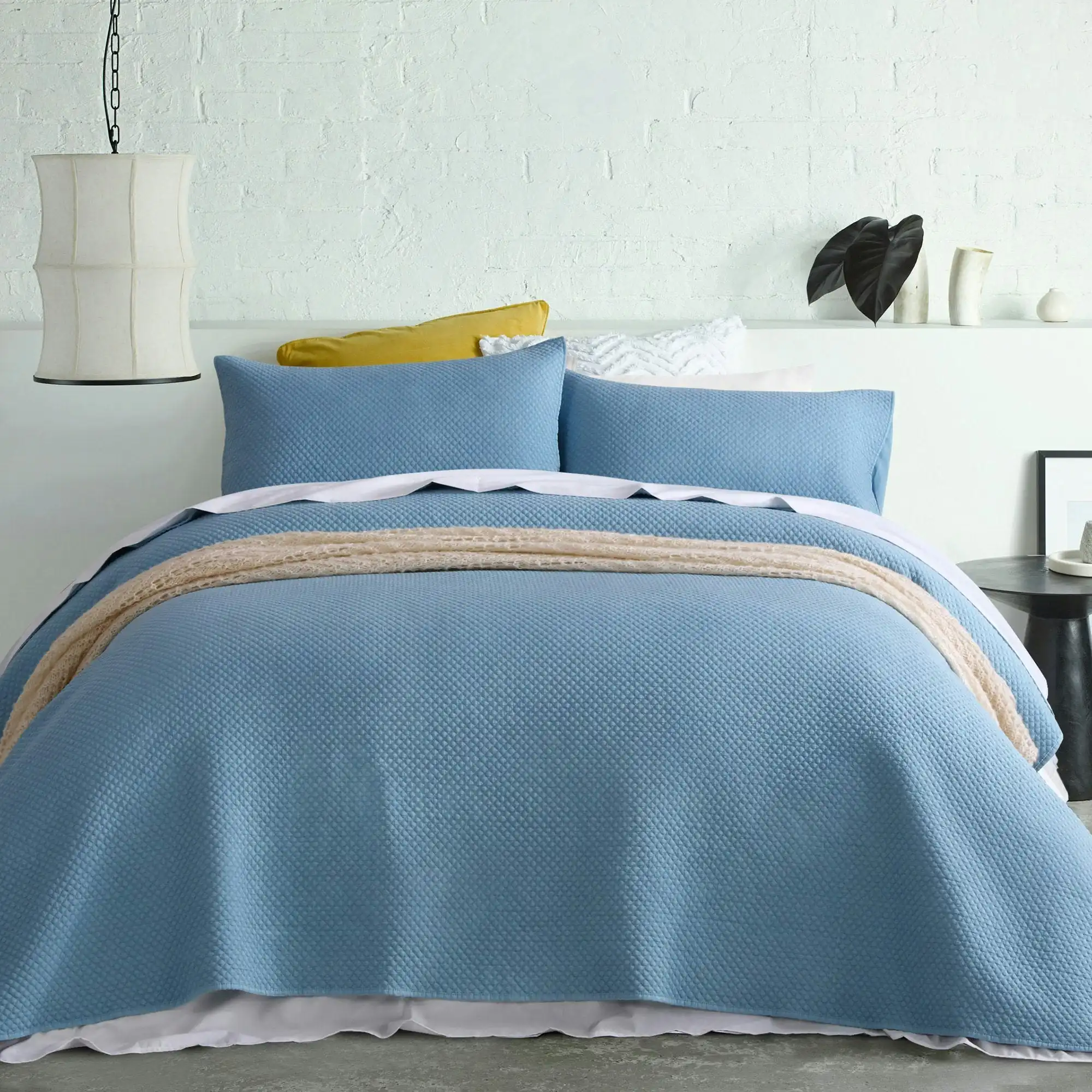 Accessorize Blues Dexter Coverlet Set - Queen/King