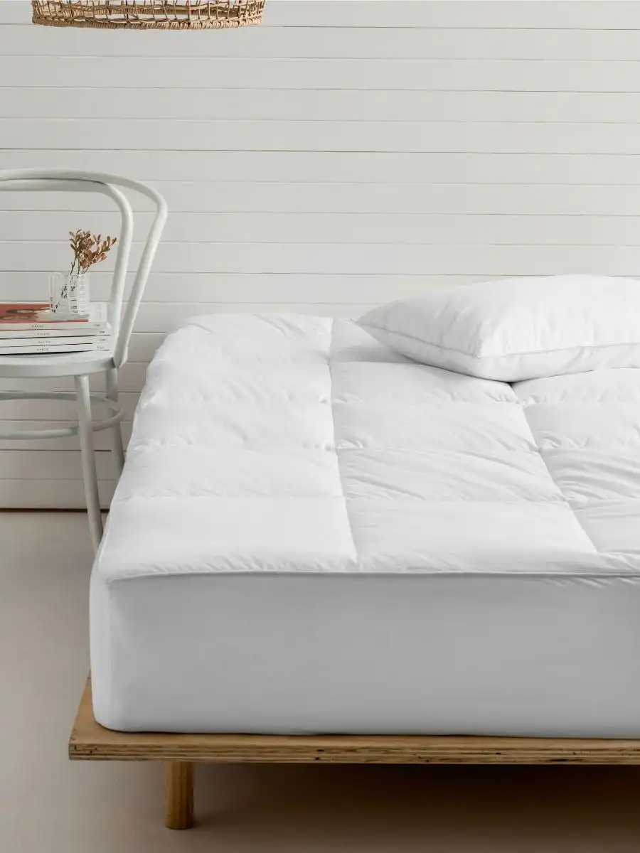 Linen House All-Seasons Mattress Topper - 600 GSM