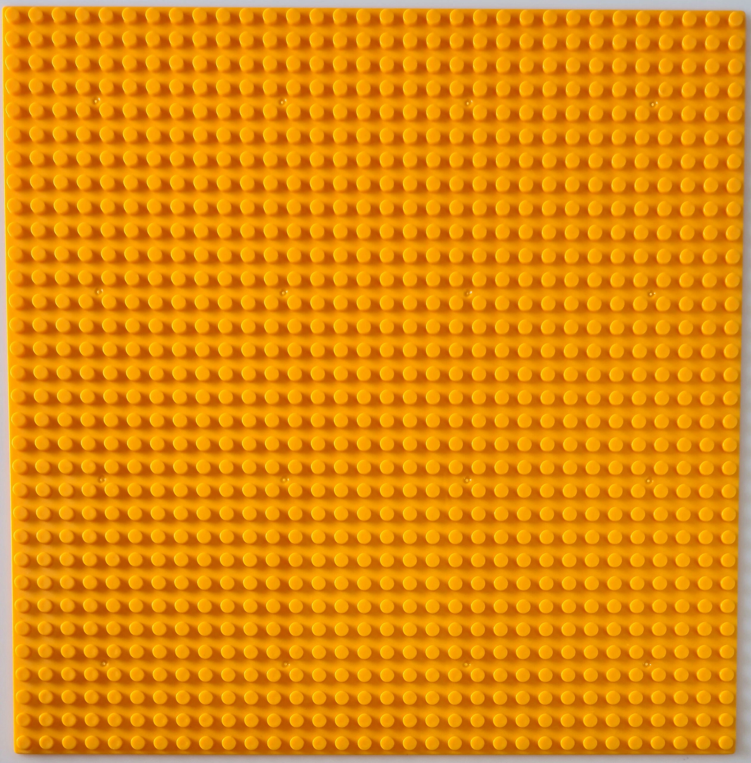 BASEPLATE 32x32 Studs Yellow Generic