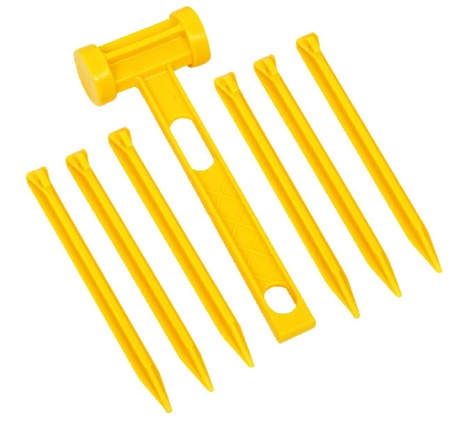 6 Plastic Pegs And Mallet Set