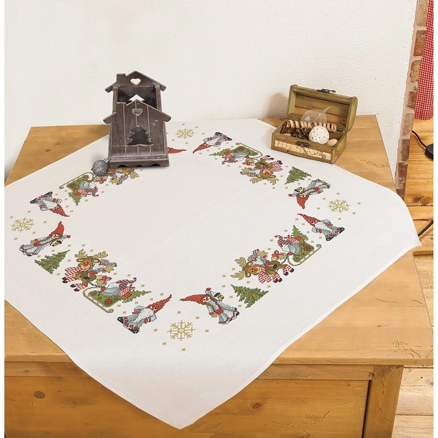 Christmas Table Topper- Needlework