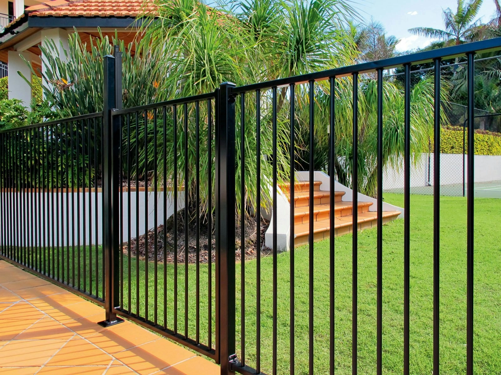 Aluminium Pool Fencing Post 50x50mm x 2100mm Grey