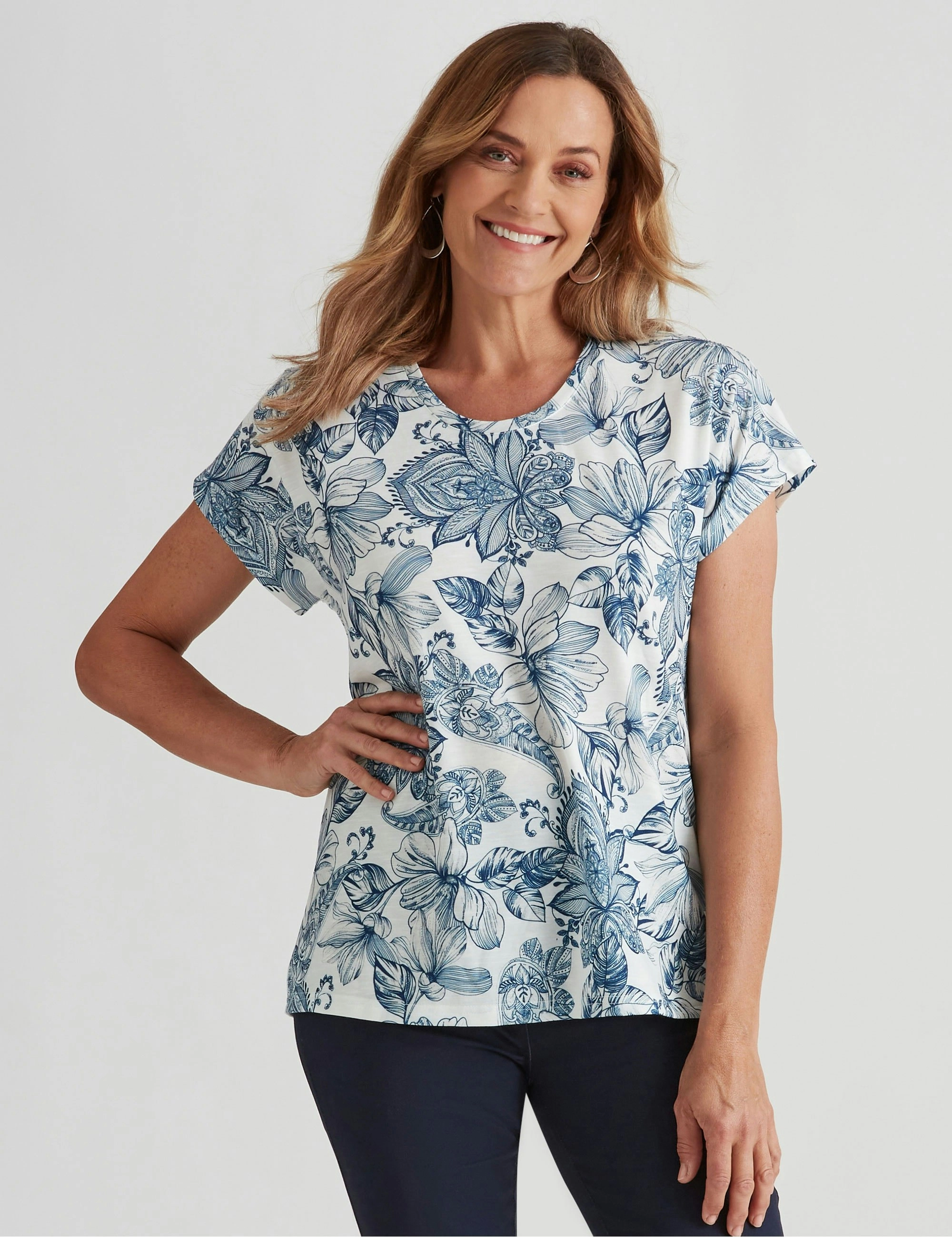 Millers Short Sleeve Printed V-Neck Slub Top (Outline Floral)