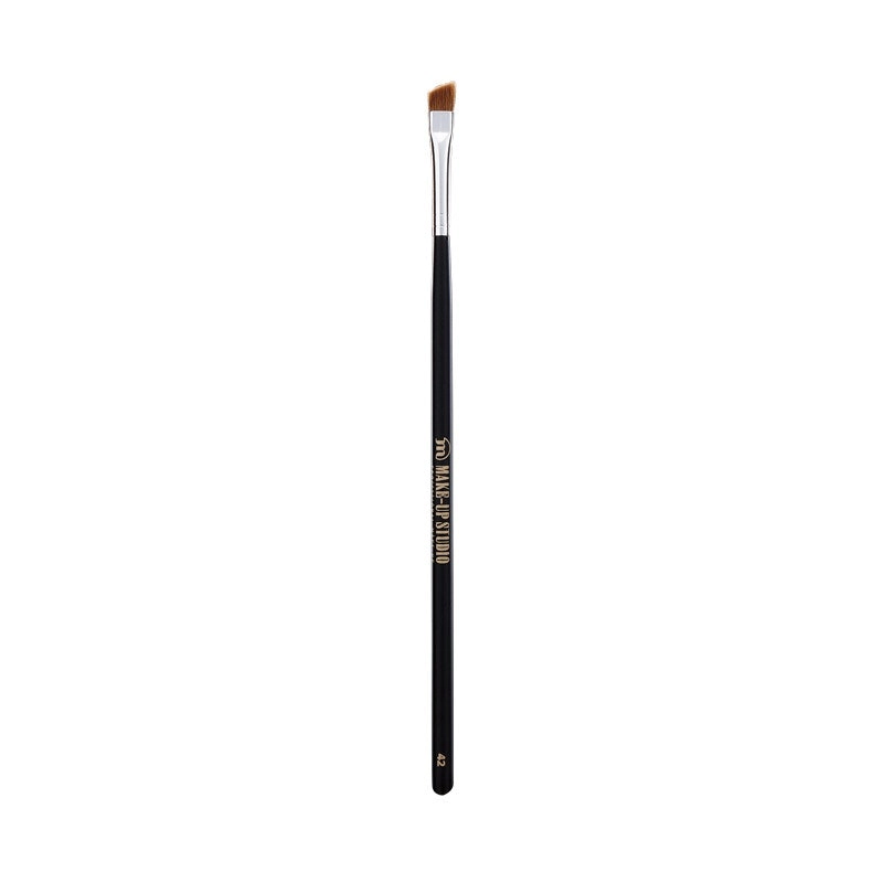 Make-up Studio Amsterdam No. 42 Small Slanted Arch Brush